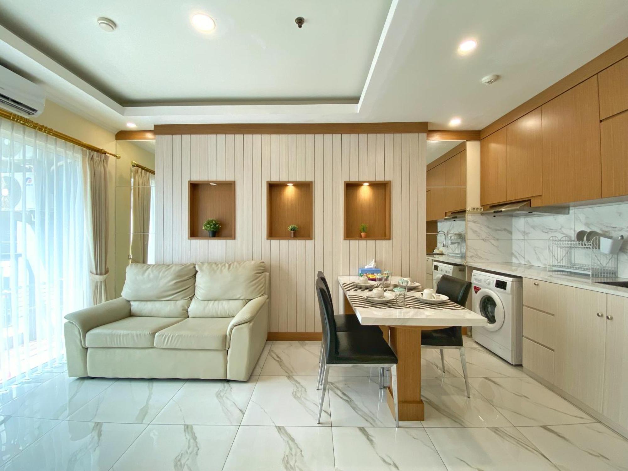 Ravarine Suite Apartment Jakarta Exterior foto