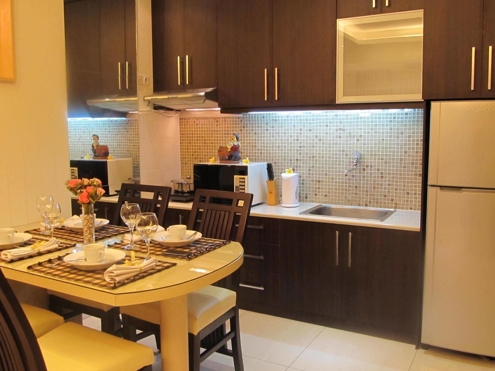 Ravarine Suite Apartment Jakarta Exterior foto